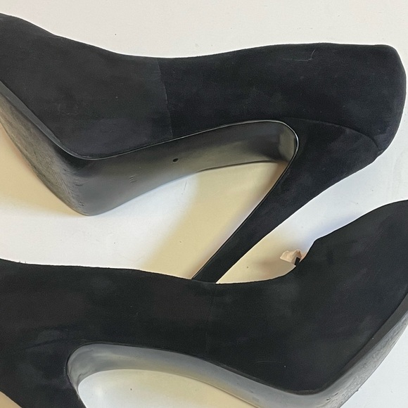 GUESS Black Suede Pumps - Picture 7 of 8